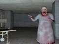 Hra Horror bábätko v žltej proti strašidelnej babičke simulátor online